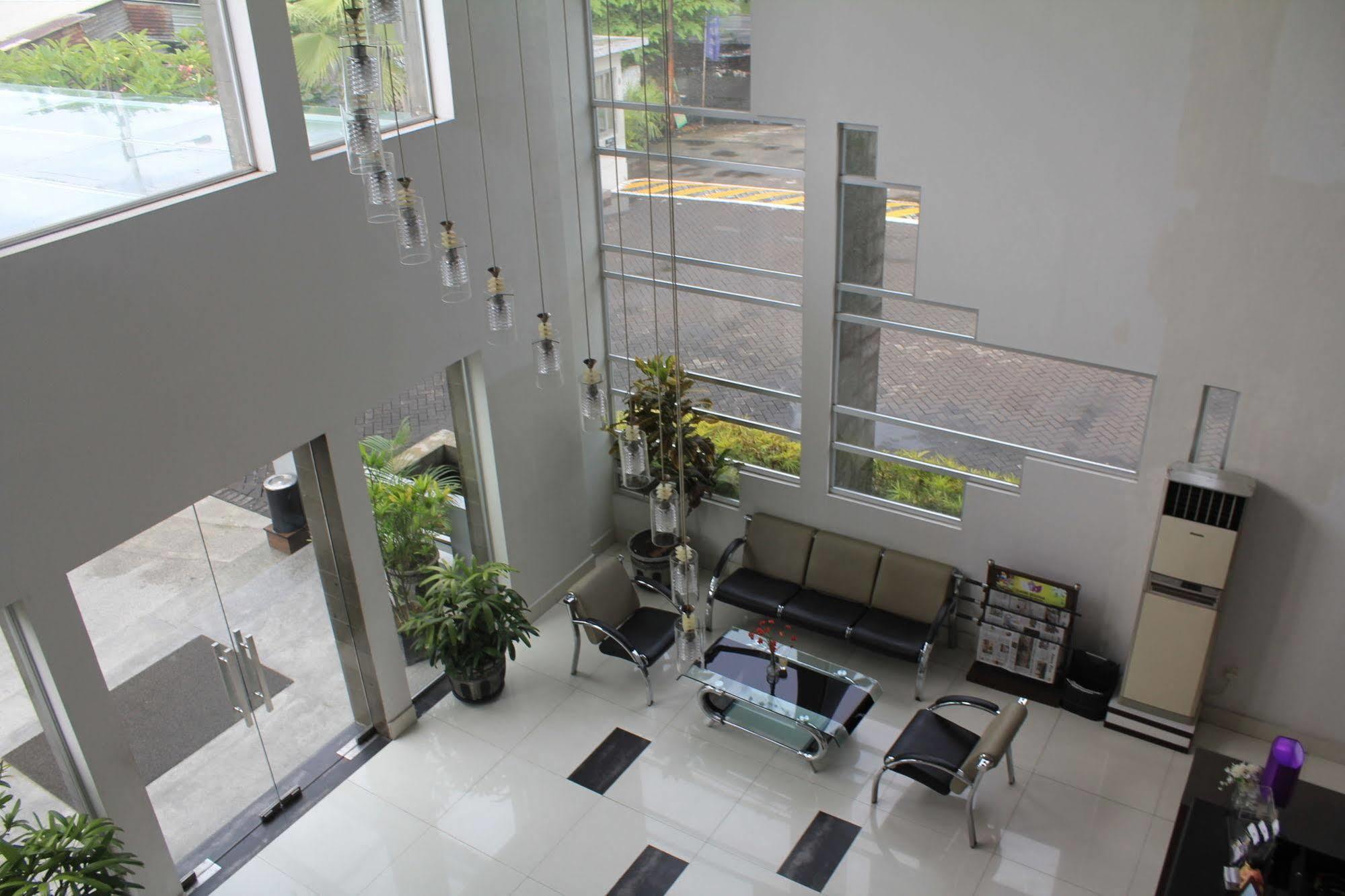 Hotel Tilamas Juanda Sawotratap Εξωτερικό φωτογραφία